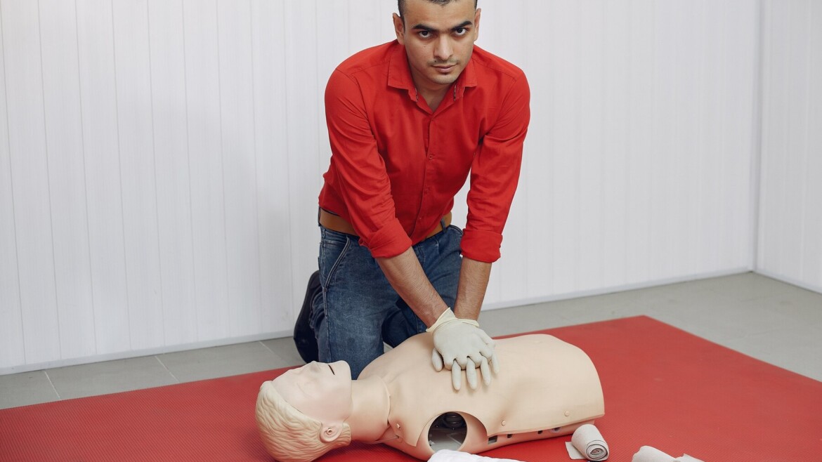 Behind the Scenes: The Role of a First Aid CPR Instructor